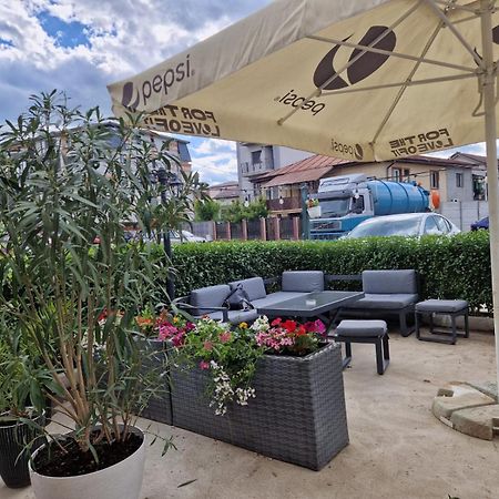 Albert Hotel Roşul Exterior foto